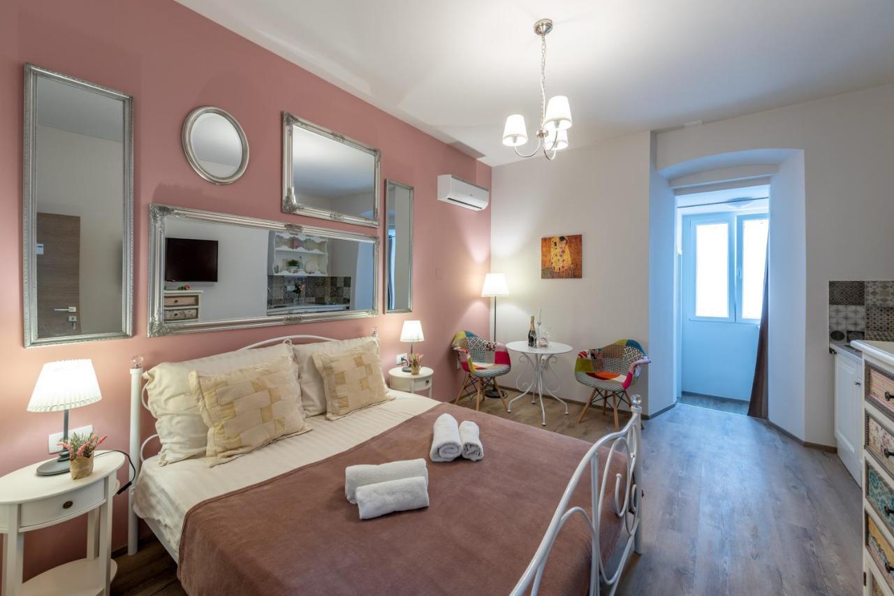 Old City Romantic Studios 4 With Free Private Parking プーラ エクステリア 写真