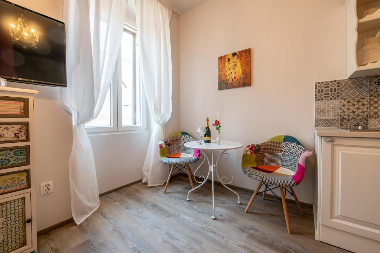 Old City Romantic Studios 4 With Free Private Parking プーラ エクステリア 写真