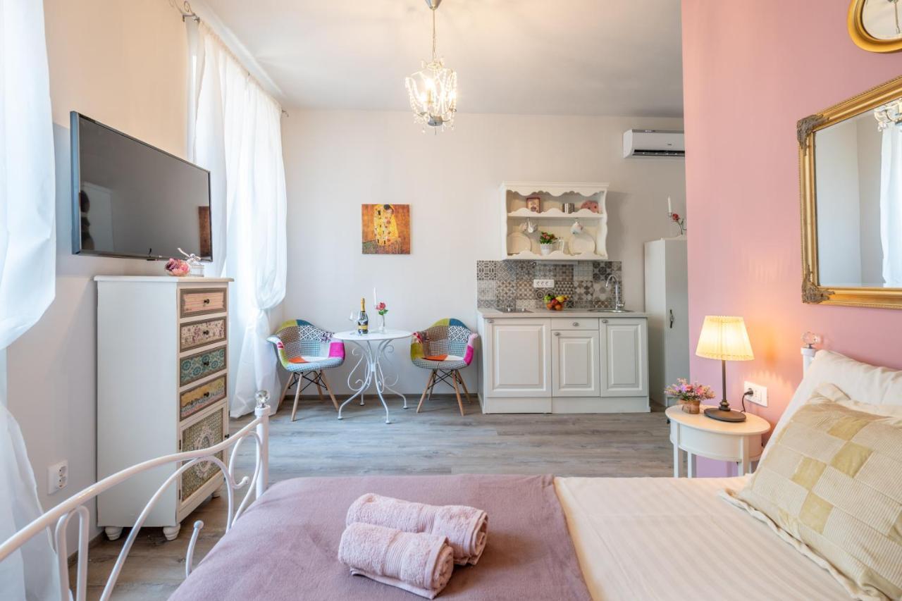 Old City Romantic Studios 4 With Free Private Parking プーラ エクステリア 写真